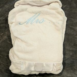 ⚡CLEAROUT⚡Betsey Johnson bridal 'Mrs.' terry robe